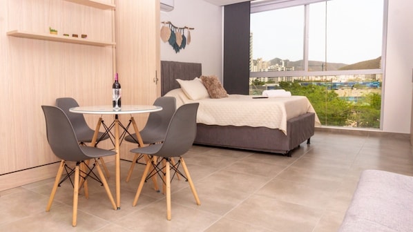 Apartment | Dining