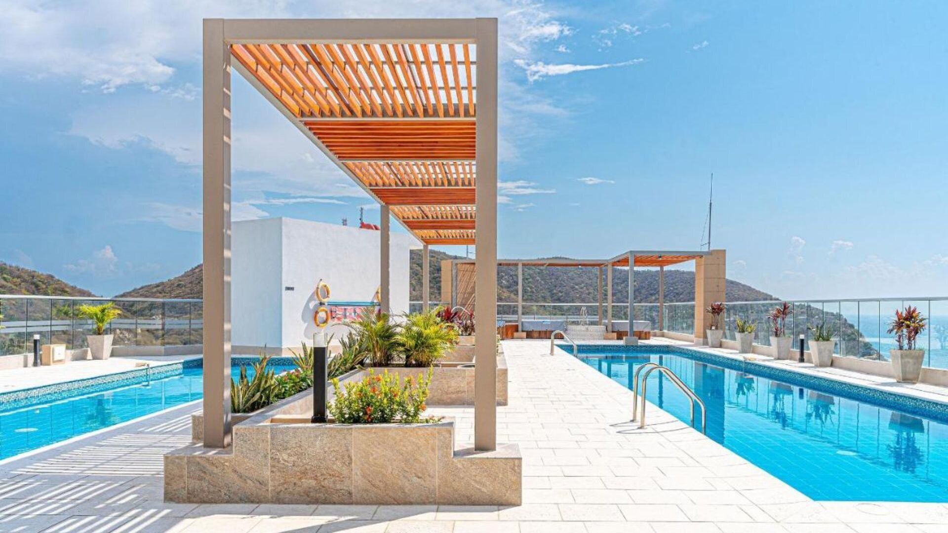 Phòng Suite | Hồ bơi | 2 hồ bơi ngoài trời 