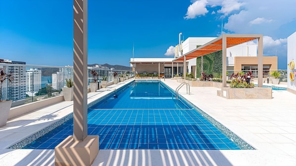 2 outdoor pools