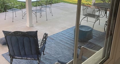 Come visit this Amazing Cottage on Beautiful Lake Reedy!