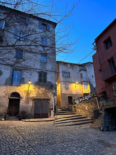 Studio vieille ville de Corte!
Au cœur de tout, parking.