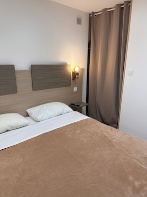 1 quarto, ferros/tábuas de passar roupa, Wi-Fi, roupa de cama