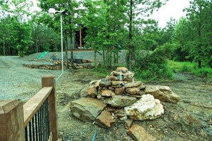 Property grounds - EV Family Cabin-Fishing Pond~Mini Golf~Slide! (Broken Bow)