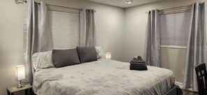 3 bedrooms, WiFi - Super Host Big Home New Full Rehab 3bedroom 2bath (Sarasota)