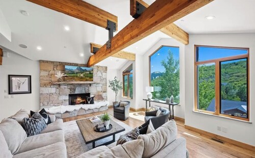 Luxurious Deer Valley Villa: Private Shuttle to Slopes & Breathtaking Views