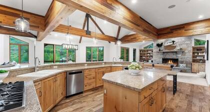 Luxurious Deer Valley Villa: Private Shuttle to Slopes & Breathtaking Views