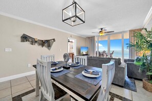 Condo, Berbilang Katil (Emerald Beach 225) | Tempat makan