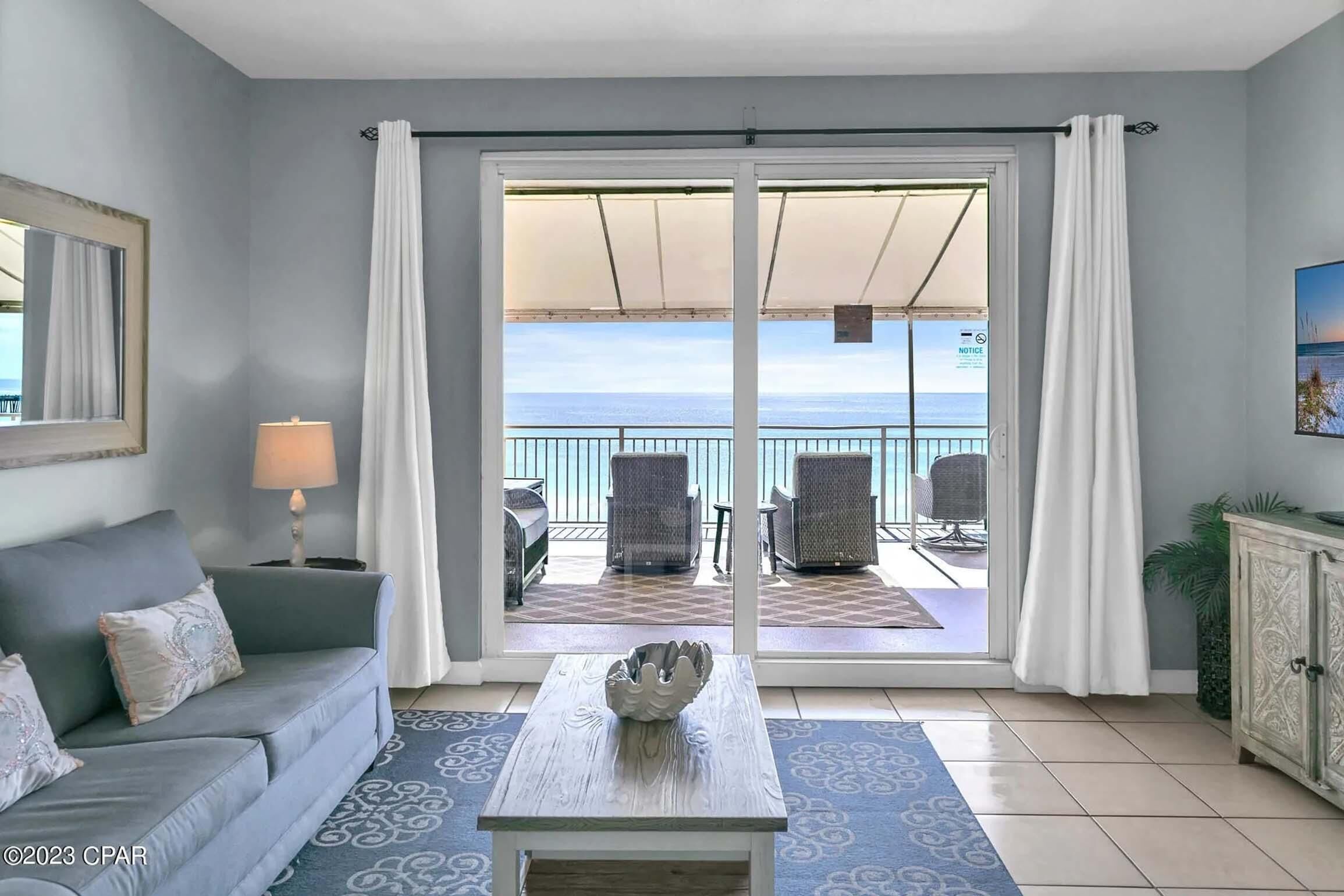 คอนโด, หลายเตียง (Sterling Reef 104) | บริเวณนั่งเล่น