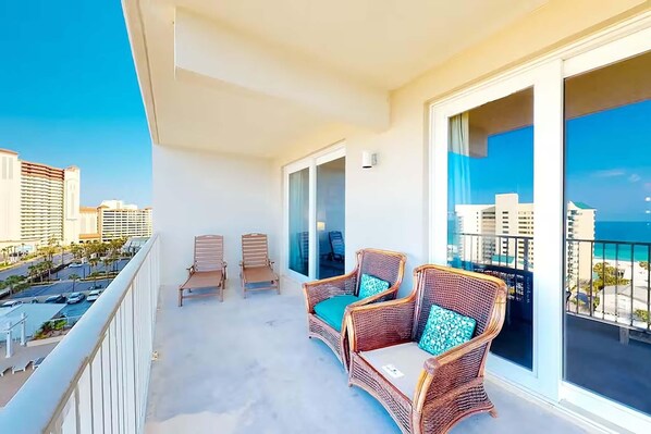 Condo, Plusieurs lits (Laketown Wharf 801) | Terrasse/patio