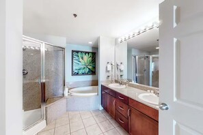 Appart'hôtel, plusieurs lits (Laketown Wharf 801) | Salle de bain