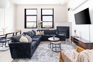 TV connectée, cheminée