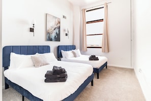 2 Schlafzimmer, Schreibtisch, Bügeleisen/Bügelbrett, kostenloses WLAN