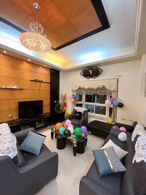 Toys - Ians Home (Dongshan)