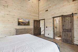 5 bedrooms, iron/ironing board, travel cot, free WiFi