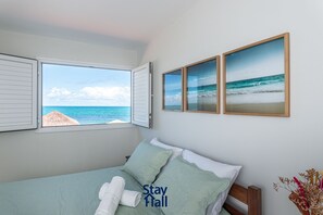 Vila básica | 4 quartos, Wi-Fi de cortesia, roupa de cama