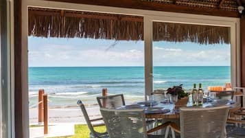 Villa básica | Restaurante al aire libre