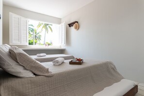 Basic Villa | 4 bedrooms, free WiFi, bed sheets - Casa 4QT BeiraMar Piscina&Cozinheira 038 (Tamandaré)