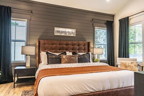 4 chambres, fer et planche à repasser, Wi-Fi, draps fournis