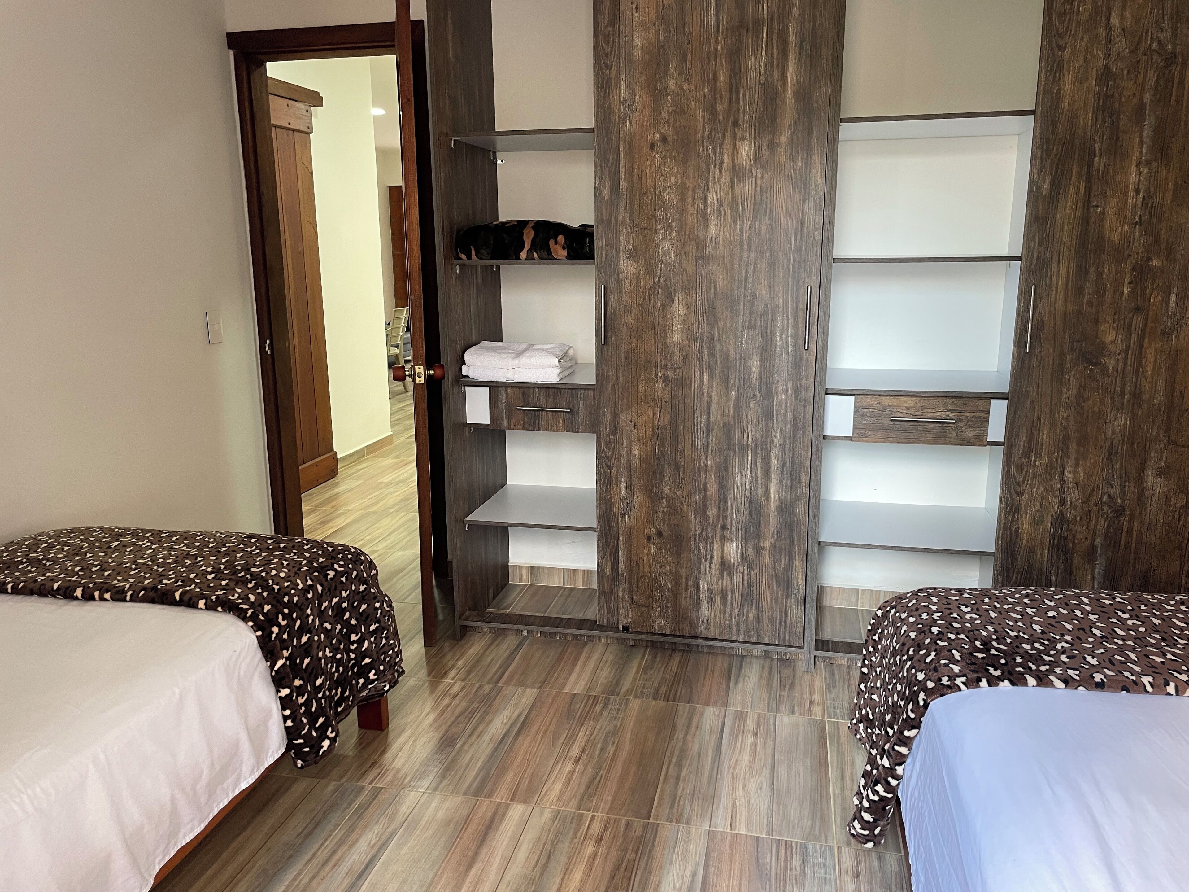 3 chambres, Wi-Fi, literie fournie