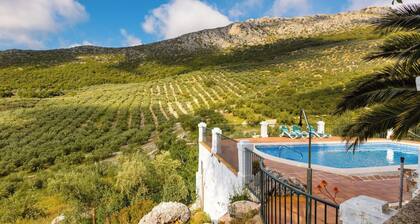 Cortijo Entre Sierras Carcabuey by Ruralidays