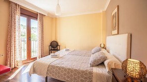 11 bedrooms, iron/ironing board, travel cot, WiFi - Casas Rurales Medina Granada by Ruralidays (Granada)
