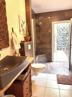 Shower, hair dryer, towels, soap - Villa Samaé, Tropical charm in the south-west of Reunion Island (Les Avirons)