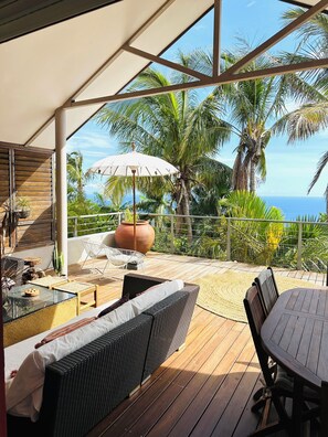 Outdoor dining - Villa Samaé, Tropical charm in the south-west of Reunion Island (Les Avirons)