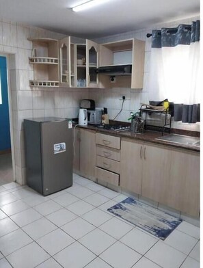 Private kitchen - May's Home NyayoEstate731556670 (Nairobi)
