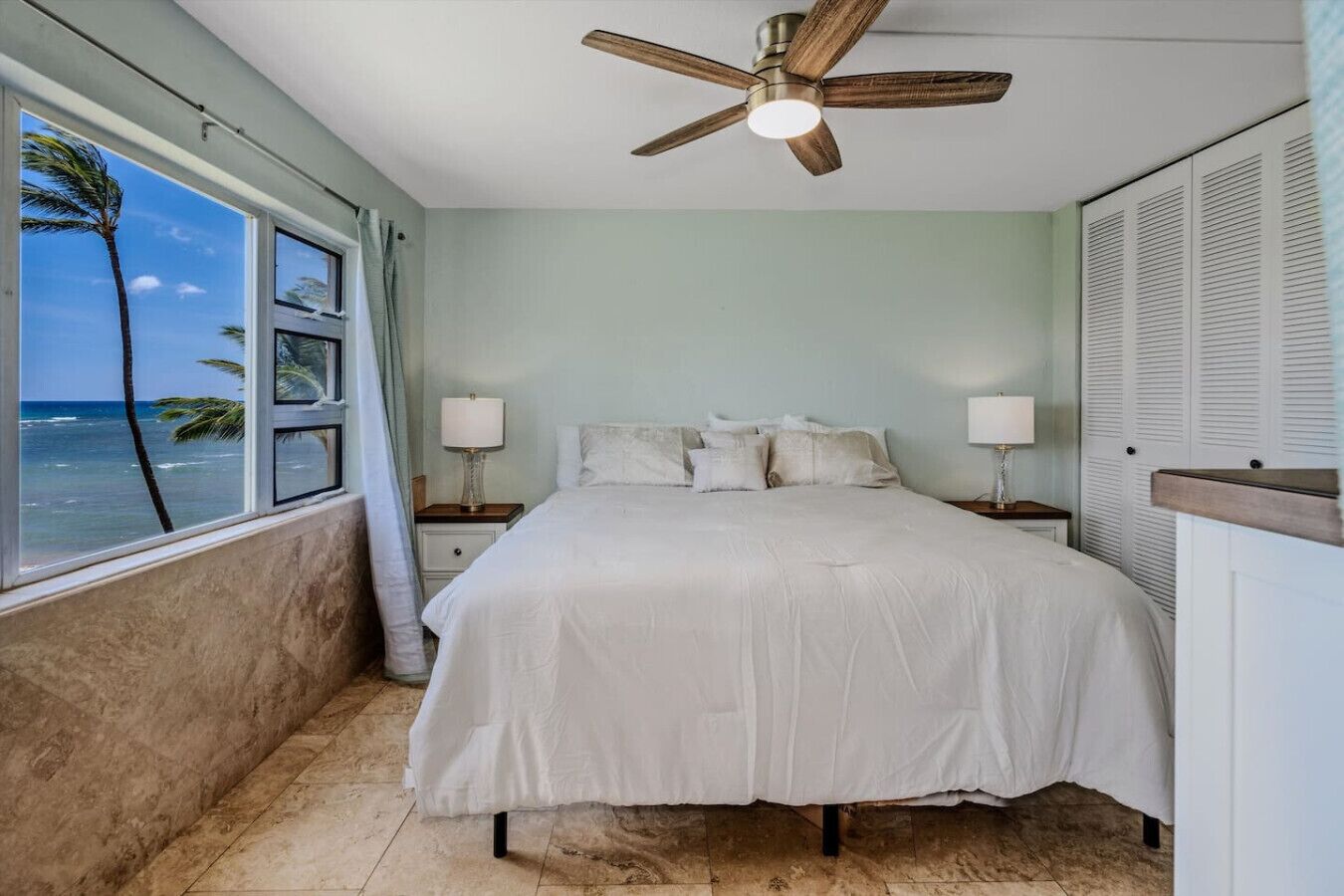 2 bedrooms, desk, iron/ironing board, WiFi