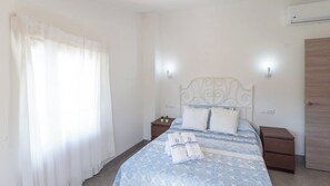 4 bedrooms, iron/ironing board, travel cot, WiFi - Villa Los Ruedos Riogordo by Ruralidays (Málaga)