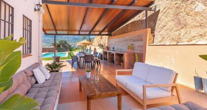 Villa Los Ruedos Riogordo by Ruralidays