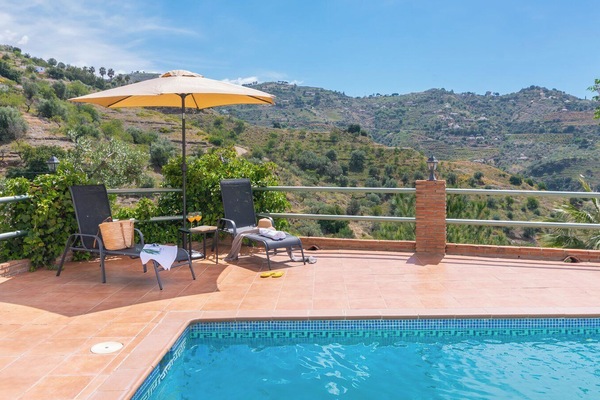 Casa Confe Sayalonga by Ruralidays