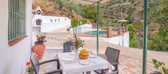 Casa Confe Sayalonga by Ruralidays