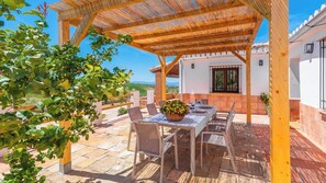 屋外ダイニングエリア