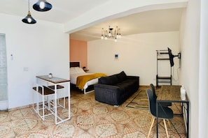 Appartamento Basic | 1 camera, copriletto in piuma, tende oscuranti, Wi-Fi gratuito