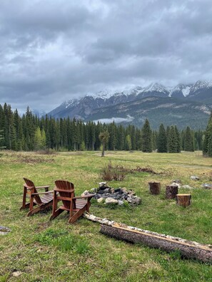 Exterior - Beaverfoot Lodge (Golden)