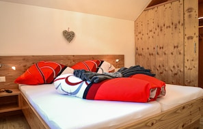 1 quarto, berço de viagem, Wi-Fi de cortesia, roupa de cama