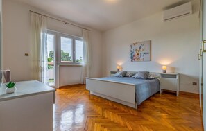 5 Schlafzimmer, Zimmersafe, Reisekinderbett, kostenloses WLAN