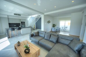 TV - Elegant 2 bedrooms, large sun terrace, pool GCAT1-1 (Swieqi)