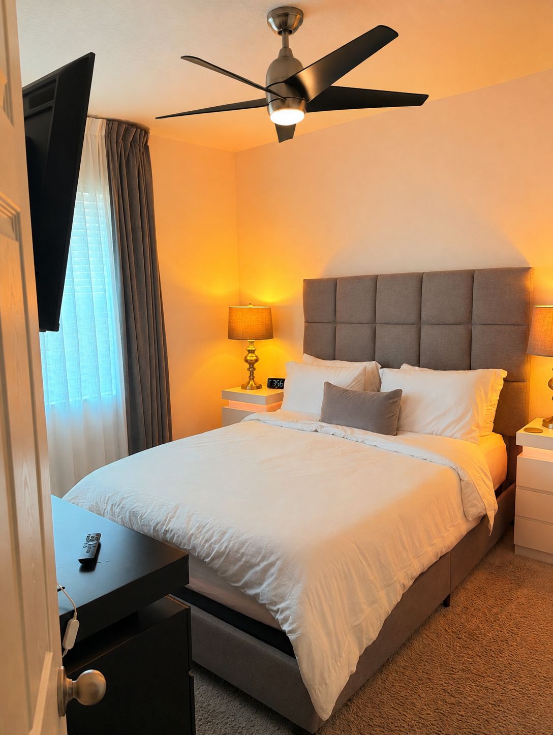 1 dormitorio, tabla de planchar con plancha, wifi y ropa de cama