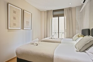 2 bedrooms, in-room safe, iron/ironing board, free WiFi