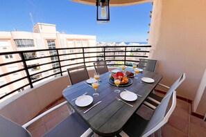 Outdoor dining - Apartment in Marbella Center with sea views (Marbella)
