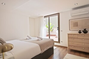 1 bedroom, in-room safe, iron/ironing board, free WiFi