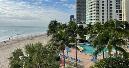Beach front one bedroom in Hollywood