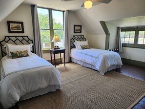 3 slaapkamers, een bureau, gratis wifi, beddengoed