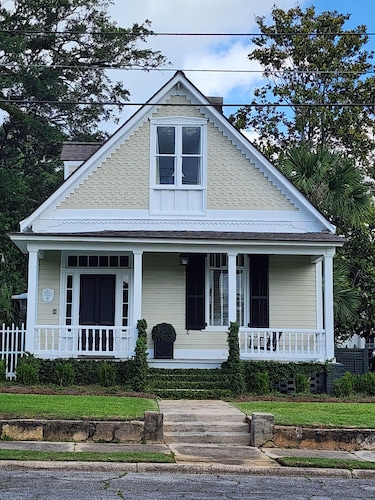 Charming Historic Home within Walking Distance to Downtown