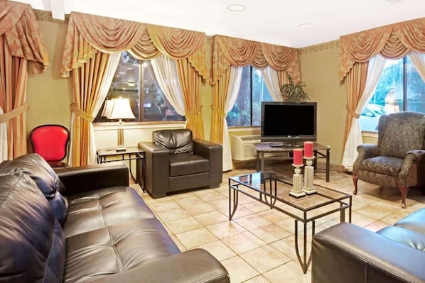 1 bedroom, premium bedding, down duvets, iron/ironing board - FairBridge Inn Express Tukwila (Tukwila)