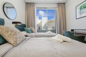 3 bedrooms, desk, iron/ironing board, WiFi