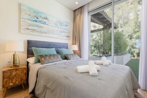 3 Schlafzimmer, Schreibtisch, Bügeleisen/Bügelbrett, WLAN