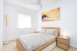 1 slaapkamer, een strijkplank/strijkijzer, wifi, beddengoed